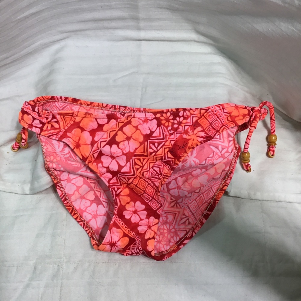 FINAL PRICE -Woman’s bikini bottom, size 6, NWOT